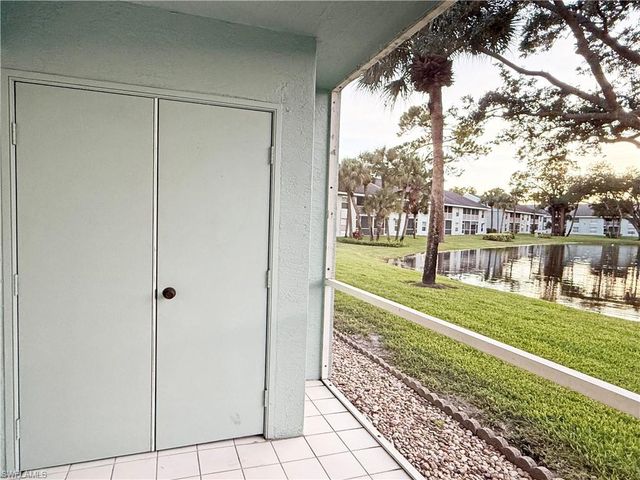 125 WADING BIRD CIR 106, Naples, FL 34110