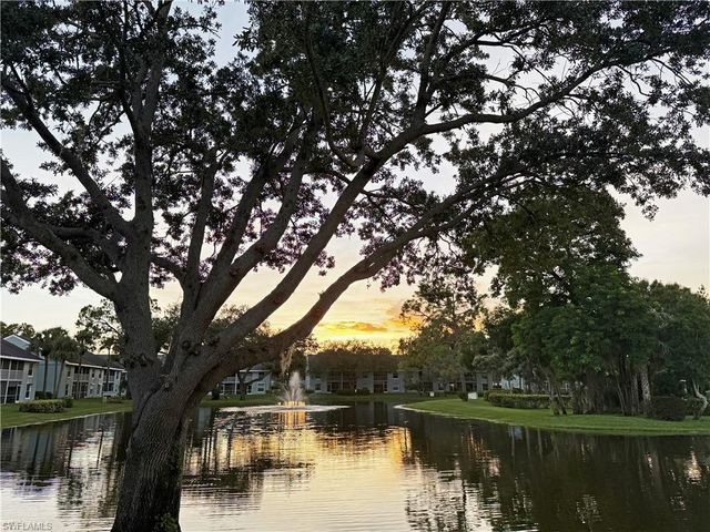 125 WADING BIRD CIR 106, Naples, FL 34110