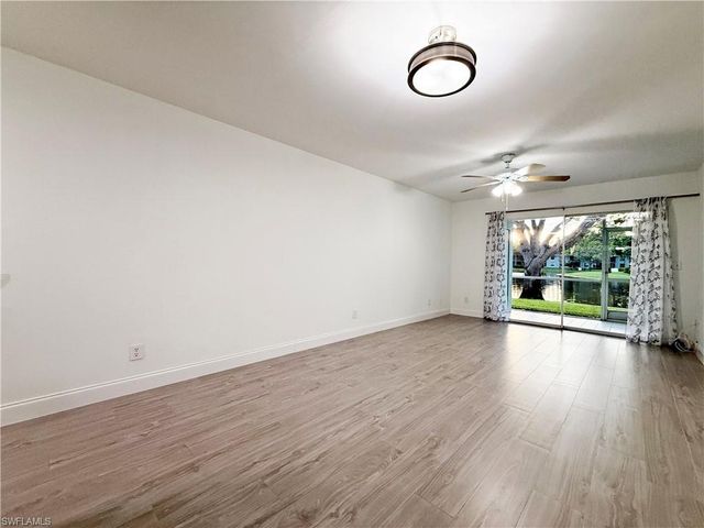 125 WADING BIRD CIR 106, Naples, FL 34110