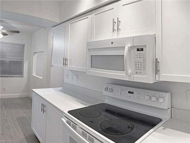 125 WADING BIRD CIR 106, Naples, FL 34110