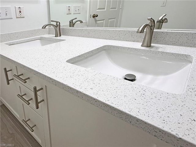 125 WADING BIRD CIR 106, Naples, FL 34110