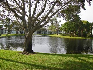 125 WADING BIRD CIR 106, Naples, FL 34110