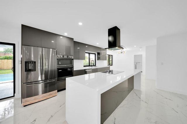7301 NW 13th Court, Plantation, FL 33313