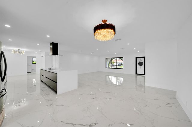 7301 NW 13th Court, Plantation, FL 33313