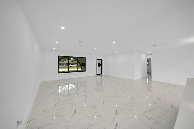 7301 NW 13th Court, Plantation, FL 33313