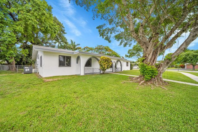 7301 NW 13th Court, Plantation, FL 33313