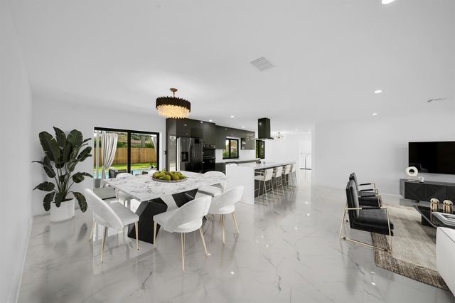 7301 NW 13th Court, Plantation, FL 33313