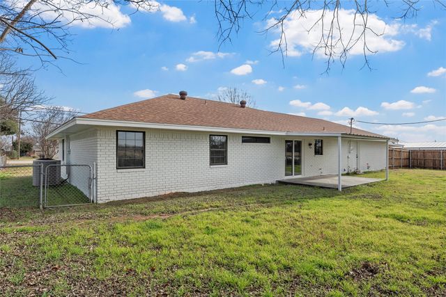 608 S Colorado Street, Whitney, TX 76692