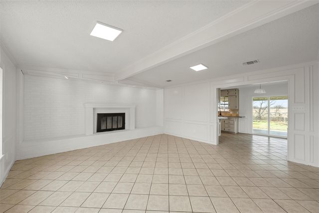 608 S Colorado Street, Whitney, TX 76692