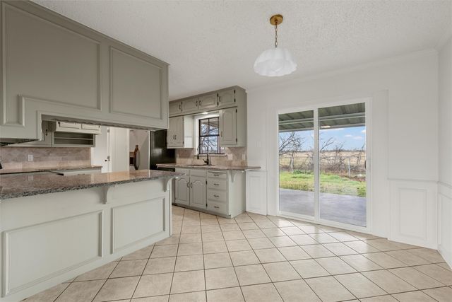 608 S Colorado Street, Whitney, TX 76692