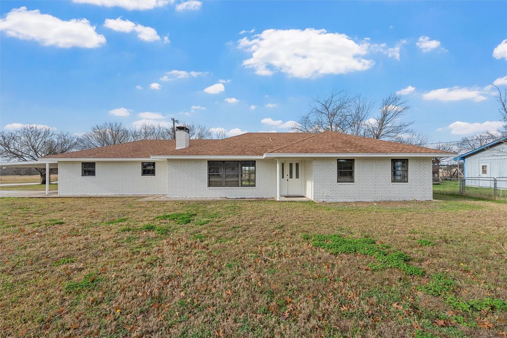608 S Colorado Street, Whitney, TX 76692