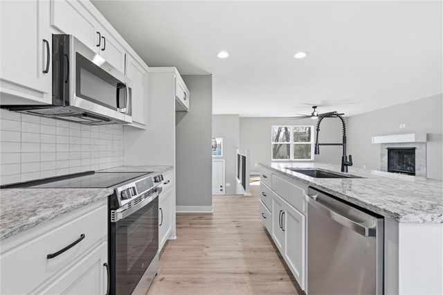 15600 Kay Avenue, Belton, MO 64012