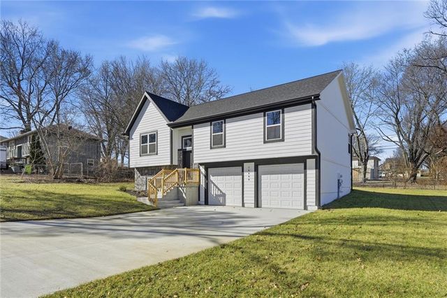 15600 Kay Avenue, Belton, MO 64012