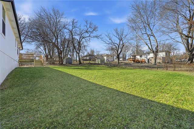 15600 Kay Avenue, Belton, MO 64012