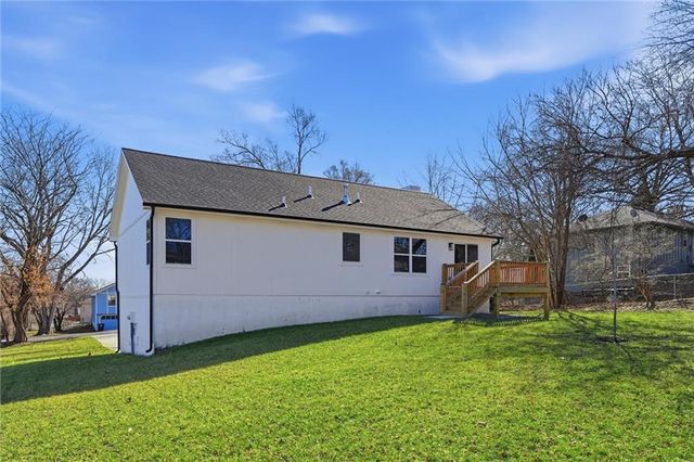 15600 Kay Avenue, Belton, MO 64012