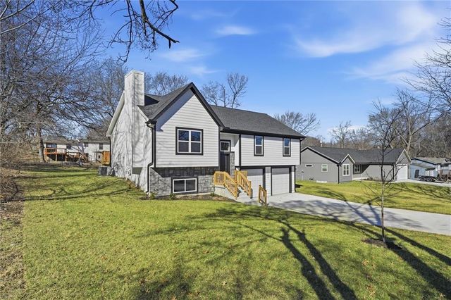 15600 Kay Avenue, Belton, MO 64012