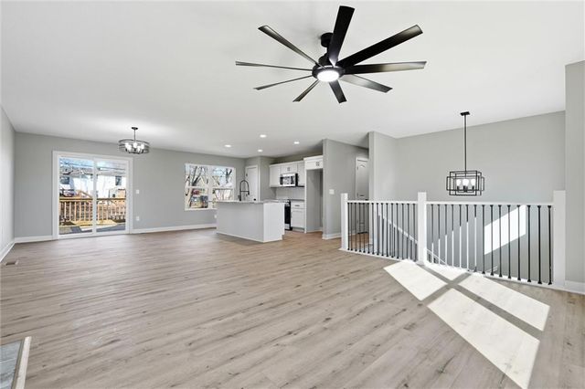 15600 Kay Avenue, Belton, MO 64012