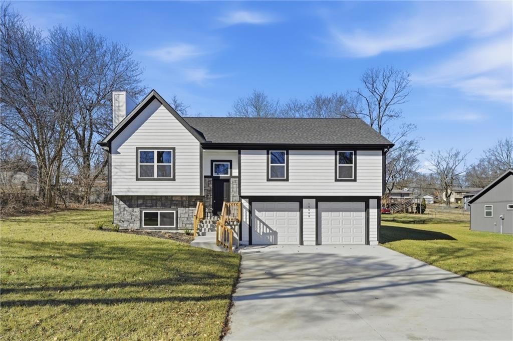 15600 Kay Avenue, Belton, MO 64012