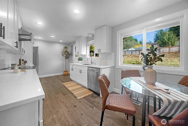 8211 Mukilteo Speedway, Mukilteo, WA 98275