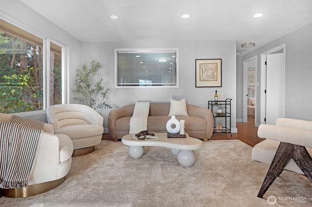 8211 Mukilteo Speedway, Mukilteo, WA 98275