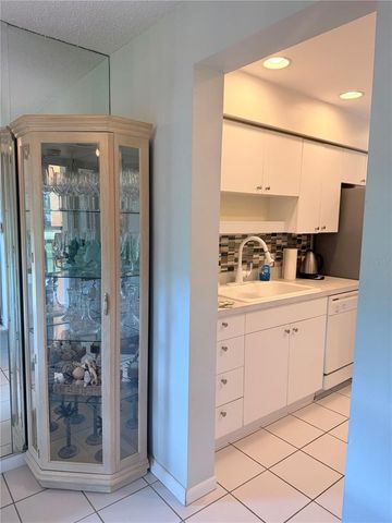 4602 LONGWATER CHASE 76, Sarasota, FL 34235