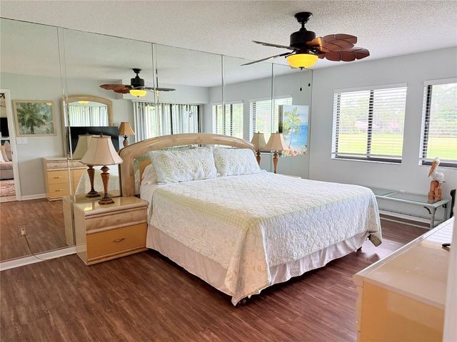 4602 LONGWATER CHASE 76, Sarasota, FL 34235