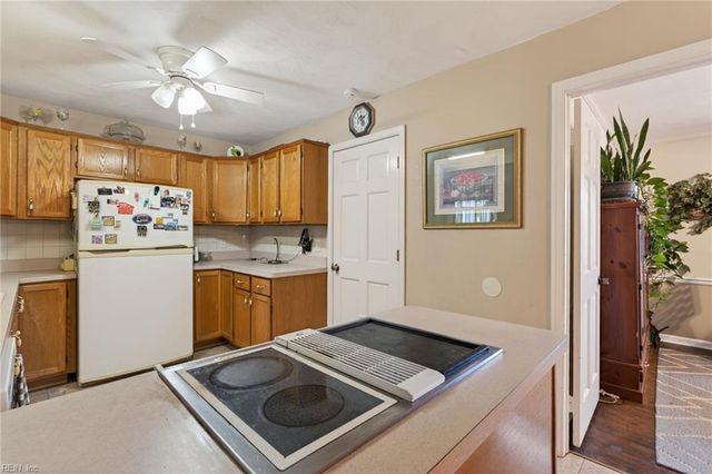 2904 Sir Walter CRES, Chesapeake, VA 23321