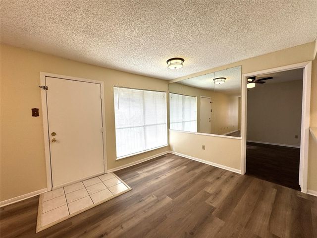 1516 Bay Area Boulevard Q-8, Houston, TX 77058