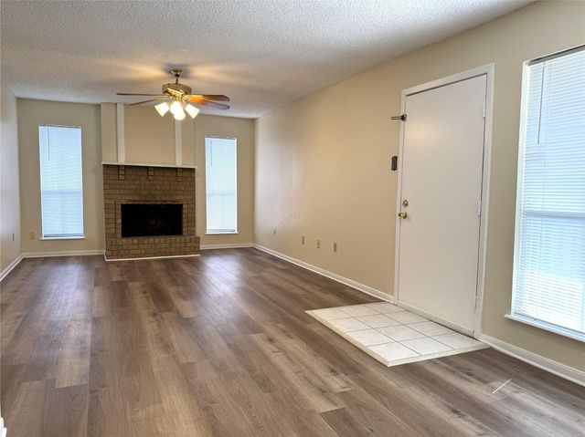 1516 Bay Area Boulevard Q-8, Houston, TX 77058