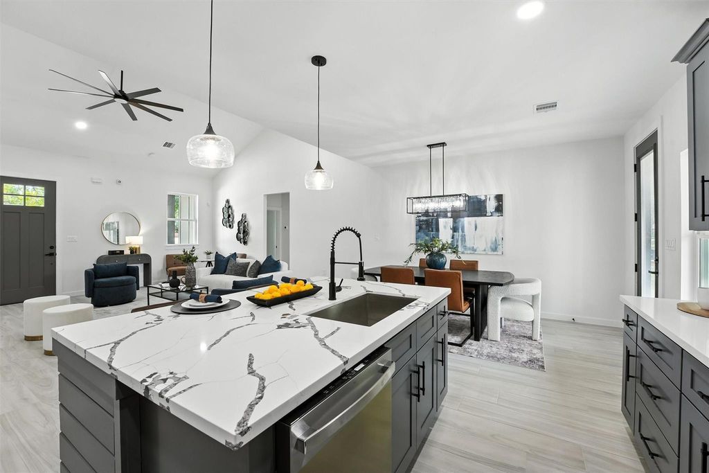 252 Davis Bend Road, Alvin, TX 77511