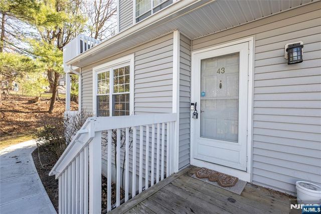 43 Eagles Notch Drive, Englewood, NJ 07631