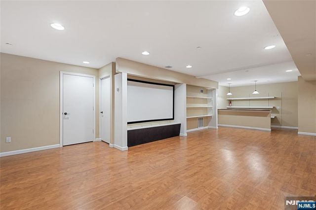 43 Eagles Notch Drive, Englewood, NJ 07631