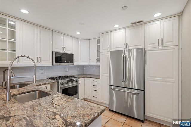 43 Eagles Notch Drive, Englewood, NJ 07631