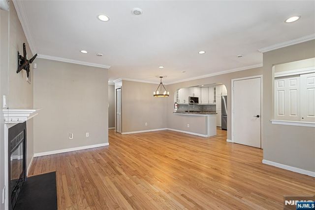 43 Eagles Notch Drive, Englewood, NJ 07631