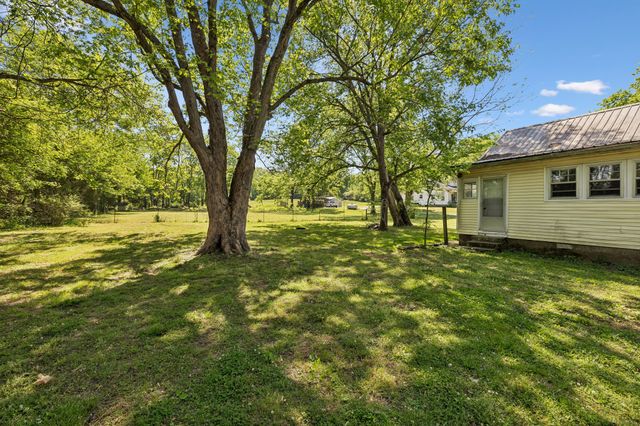 109 Ostella Rd, Cornersville, TN 37047
