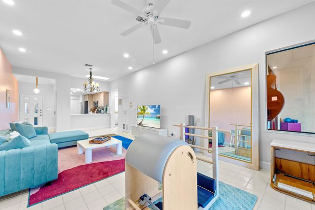 7460 La Paz Boulevard 304, Boca Raton, FL 33433