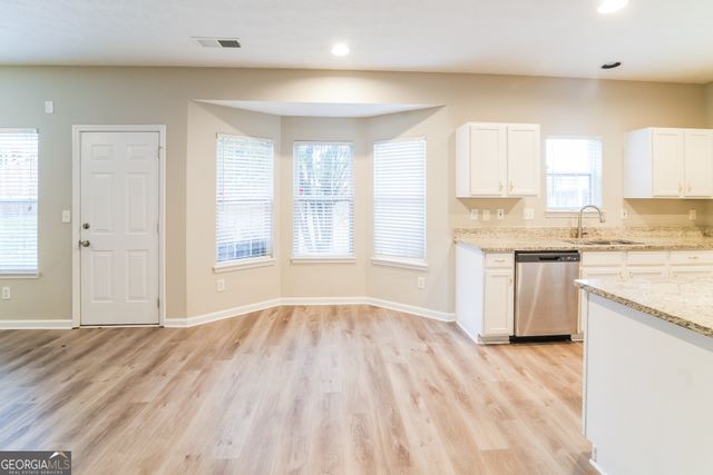 2077 Dartmoth Way, Villa Rica, GA 30180