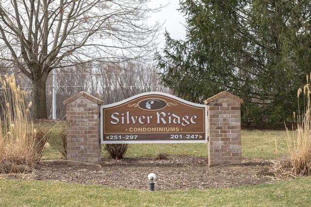 207 Oconomowoc PARKWAY, Oconomowoc, WI 53066