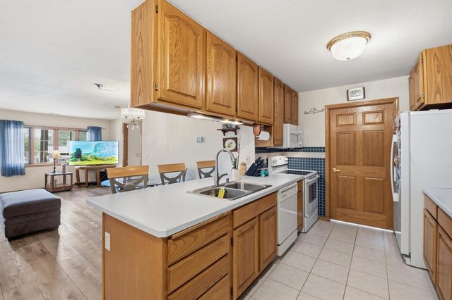 207 Oconomowoc PARKWAY, Oconomowoc, WI 53066