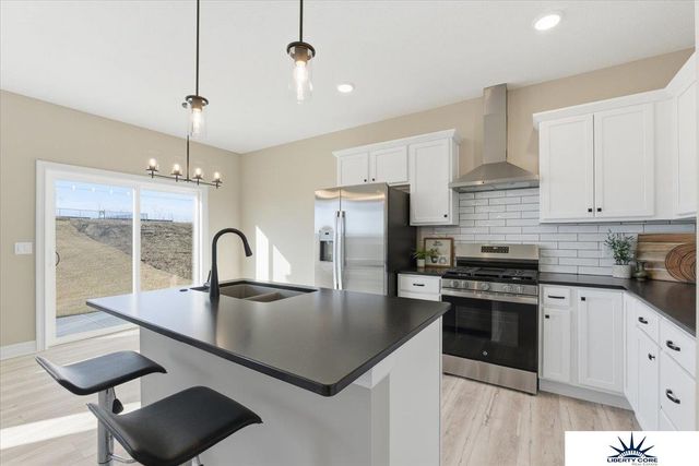 9710 N 167th Avenue Circle, Bennington, NE 68007