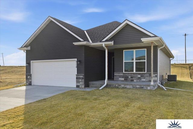 9710 N 167th Avenue Circle, Bennington, NE 68007