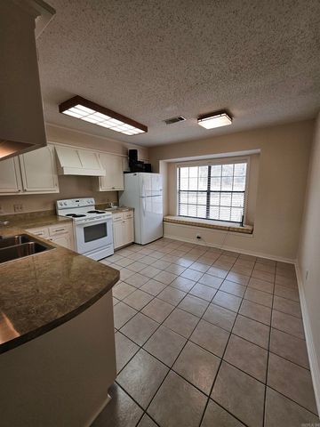 120 Mayfair Cove, Sherwood, AR 72120