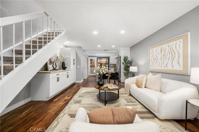 2061 Chatsworth 5, San Diego, CA 92107
