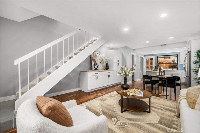 2061 Chatsworth 5, San Diego, CA 92107