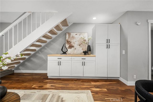 2061 Chatsworth 5, San Diego, CA 92107