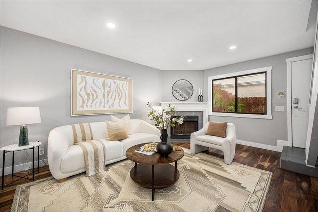 2061 Chatsworth 5, San Diego, CA 92107