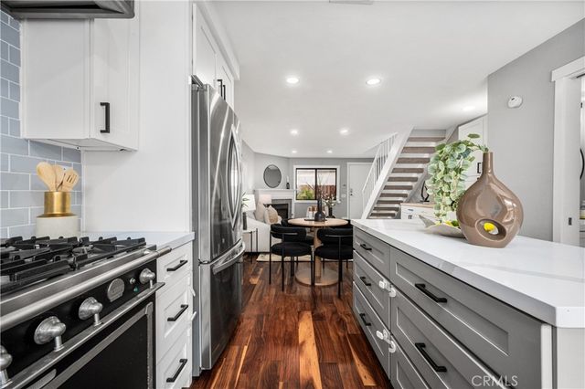2061 Chatsworth 5, San Diego, CA 92107