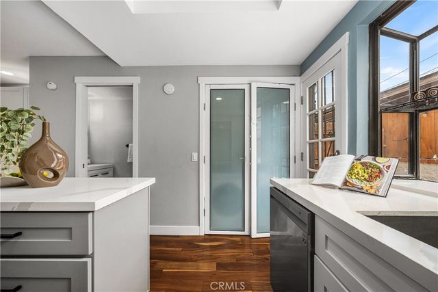 2061 Chatsworth 5, San Diego, CA 92107