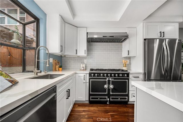 2061 Chatsworth 5, San Diego, CA 92107