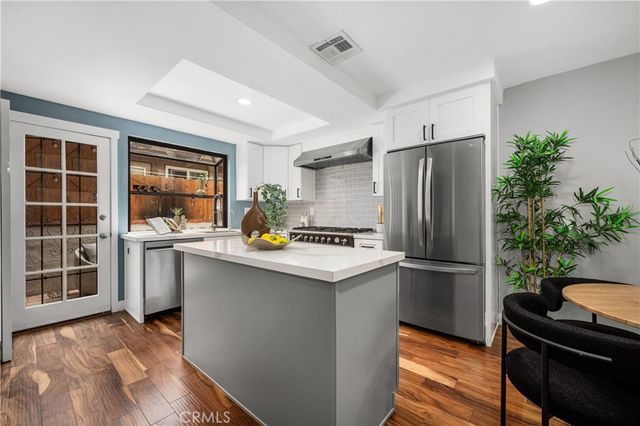 2061 Chatsworth 5, San Diego, CA 92107